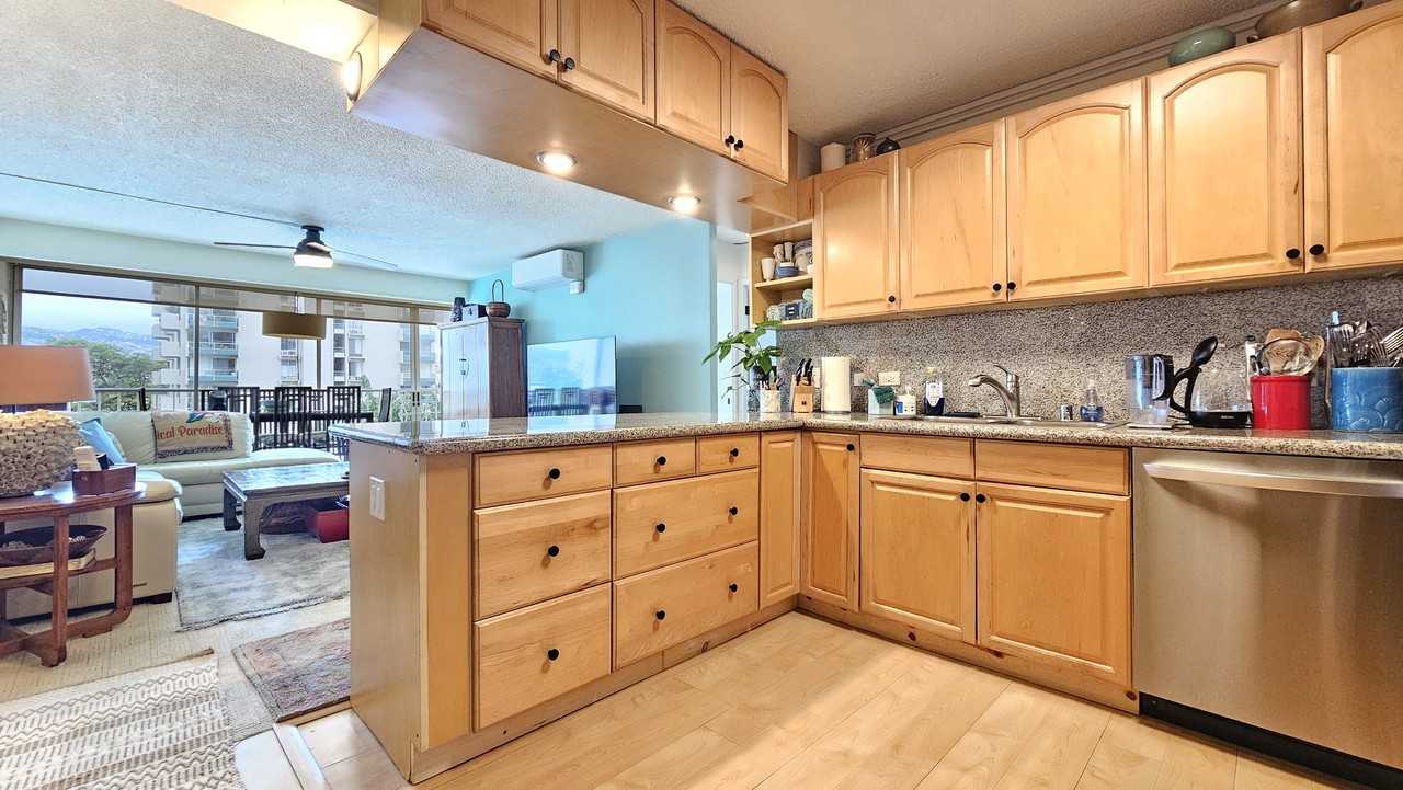 Hawaii St #504 - Photo 3 of 28