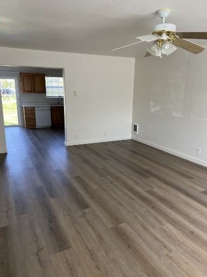 380 Railroad Ave #1 - Photo 3 of 7