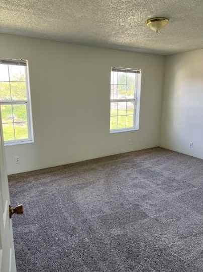 380 Railroad Ave #1 - Photo 4 of 7