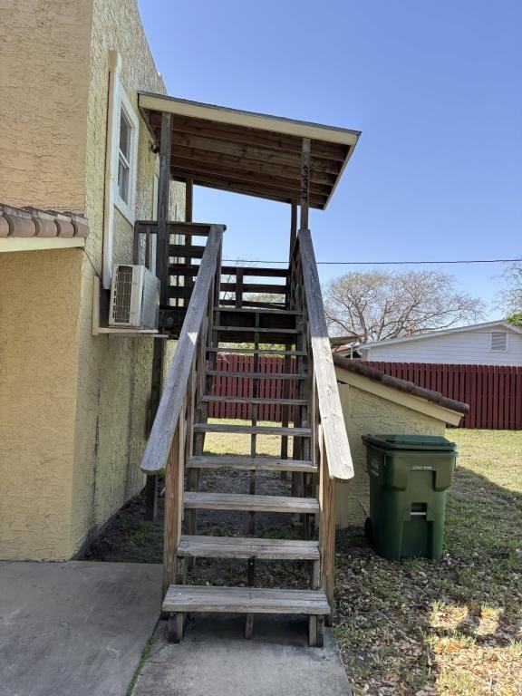 339 S Whitney St - Photo 2 of 13