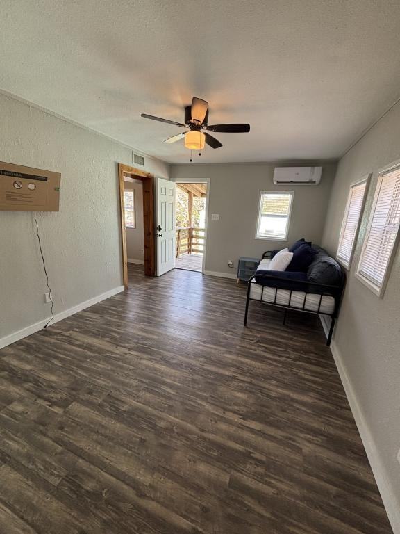 339 S Whitney St - Photo 4 of 13