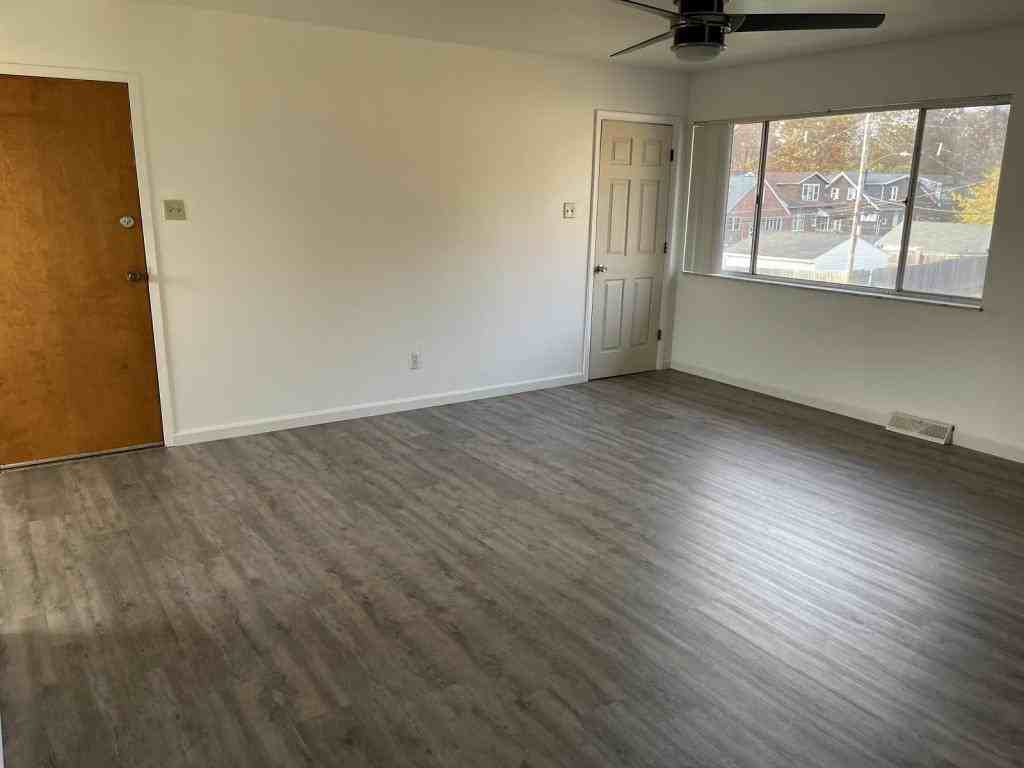 1112 George St - Photo 2 of 6