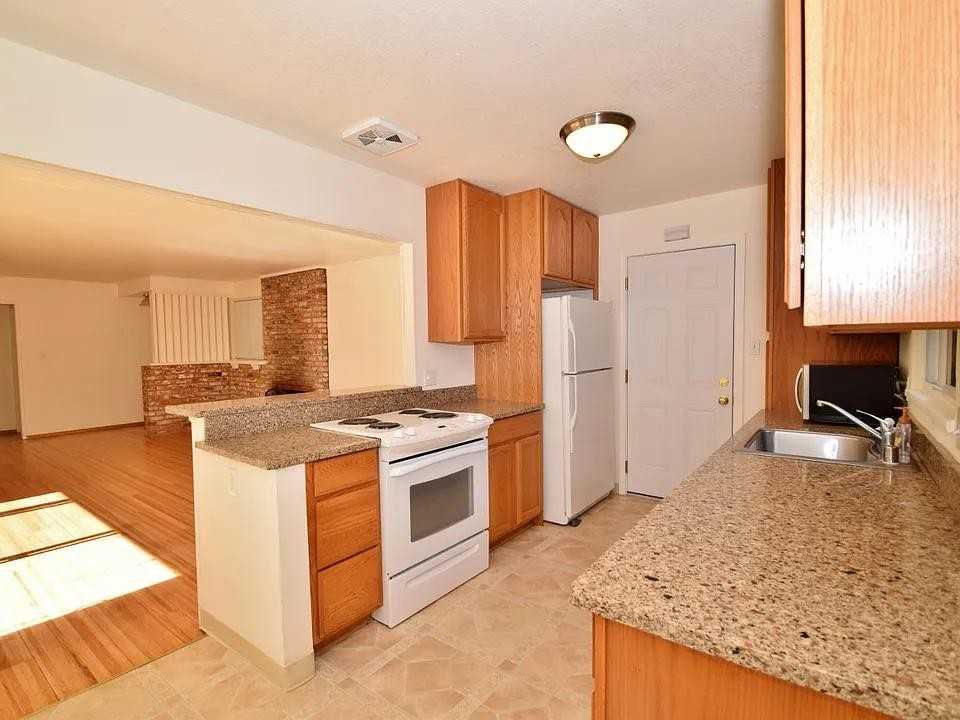 353 Miller Creek Rd - Photo 4 of 10