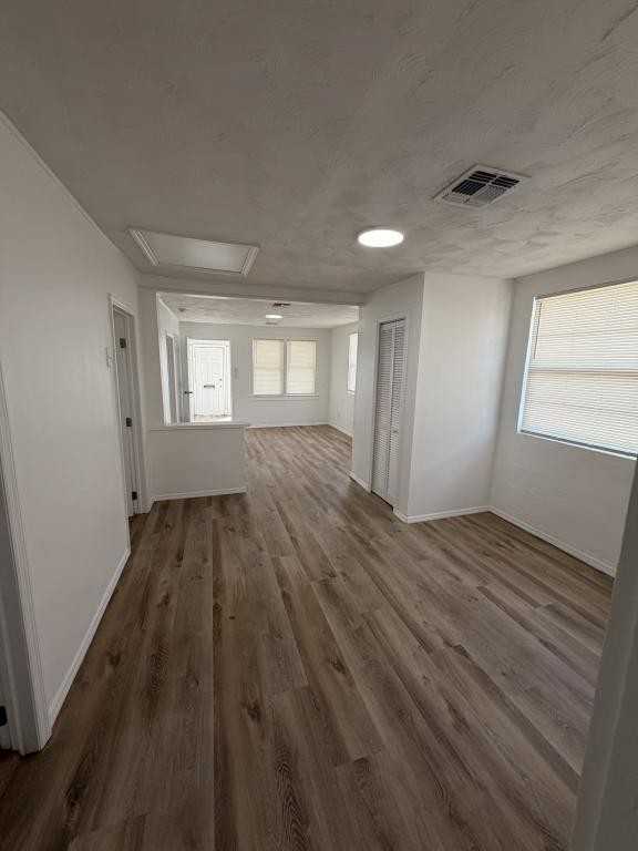1045 W Gore St - Photo 3 of 15