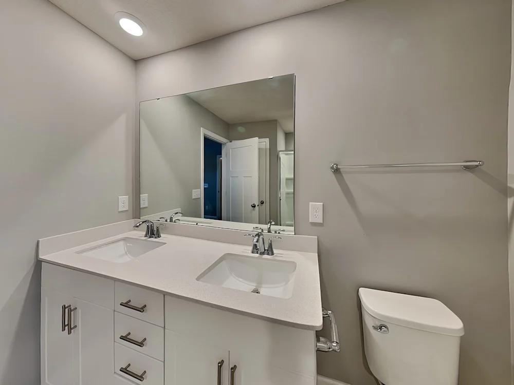 10900 Everest Place North - Photo 4 of 11