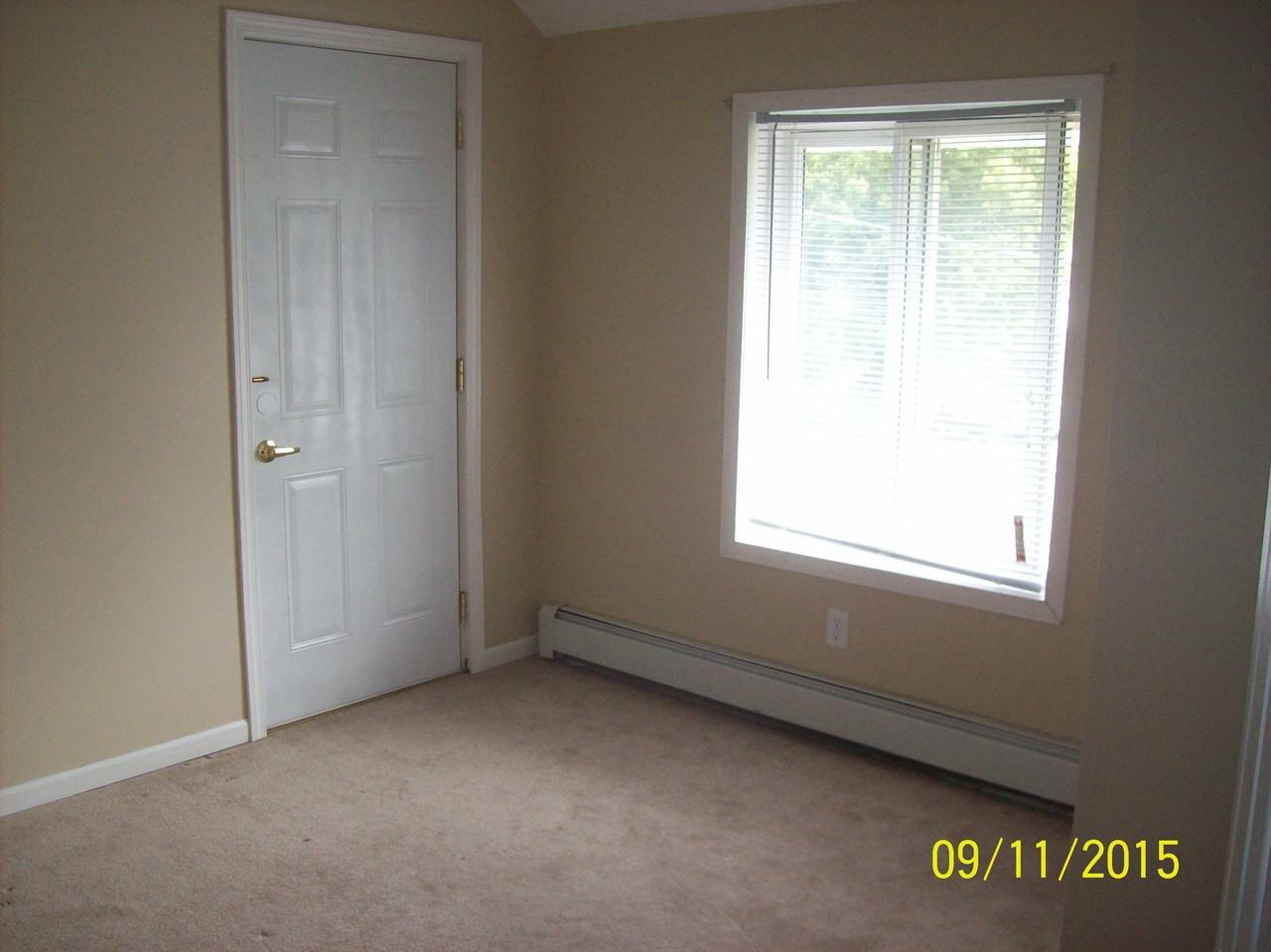 652 Wisconsin St #4 - Photo 4 of 6