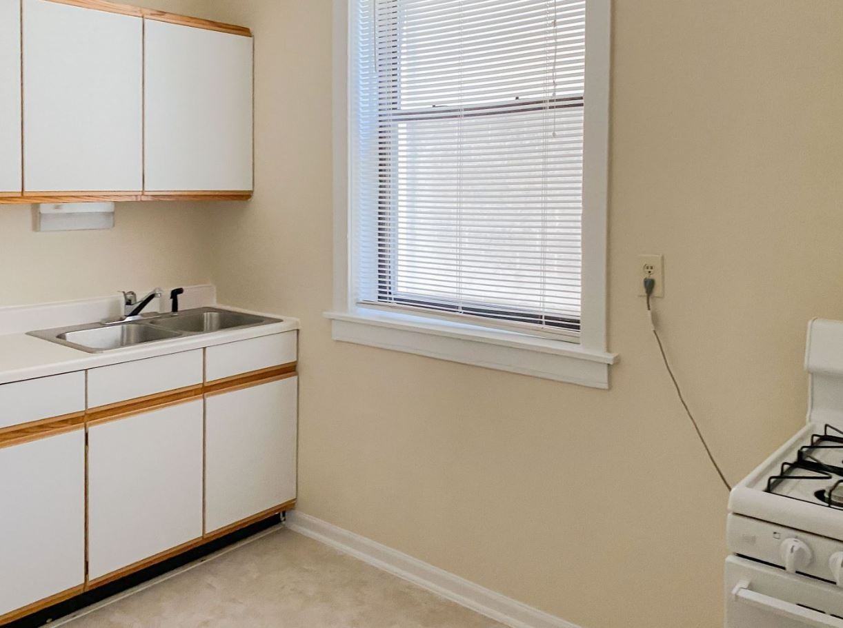 W Diversey Pkwy & N Clark St - Photo 3 of 11