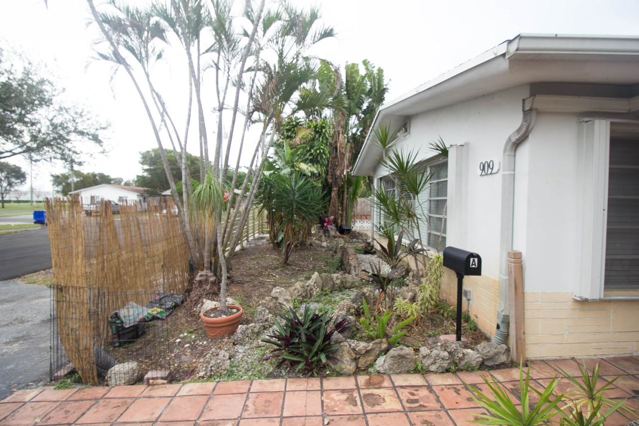 909 Northeast 12th Avenue #A - Photo 5 of 27