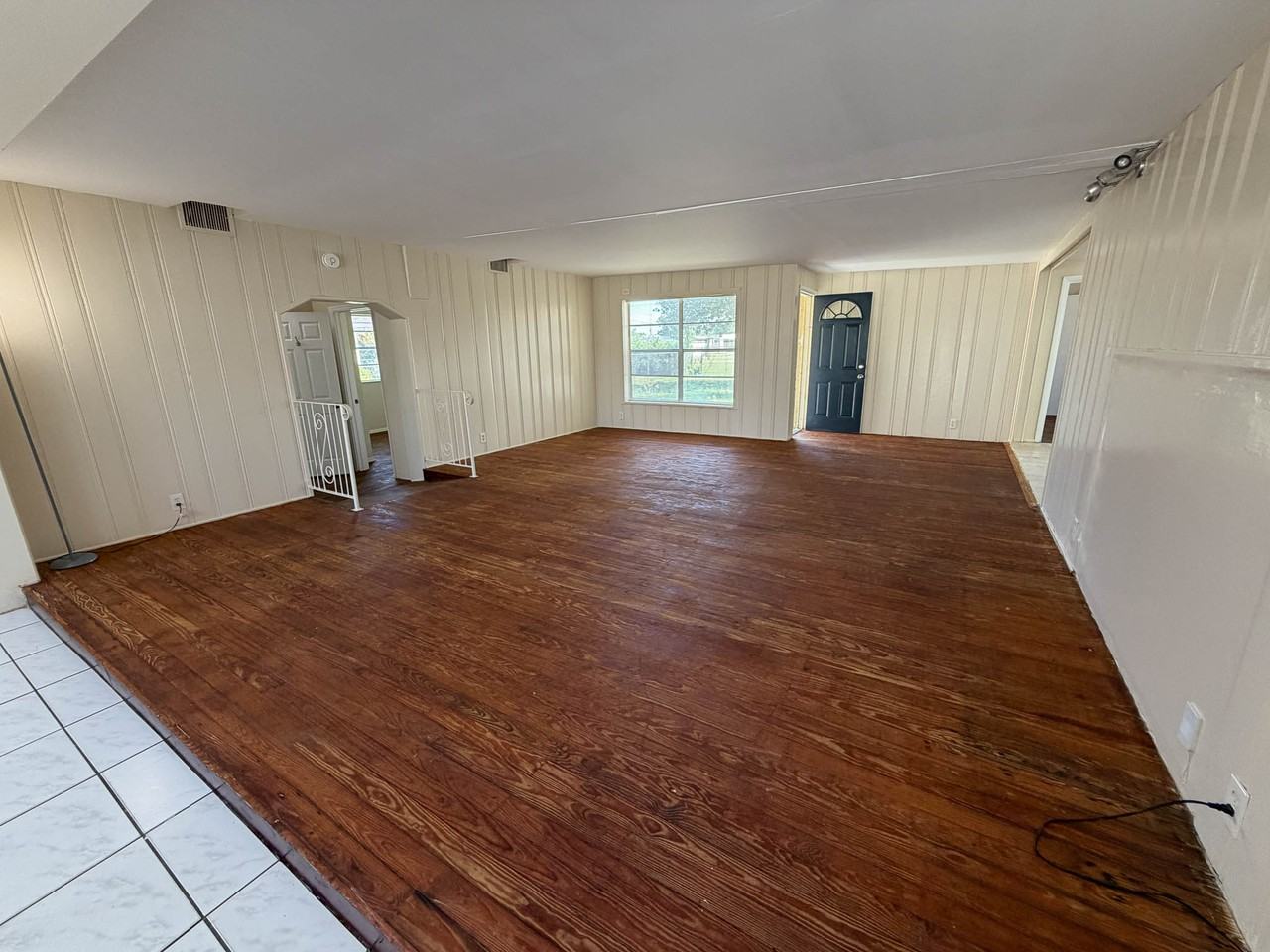 2250 Northwest 27th Street - Photo 4 of 27