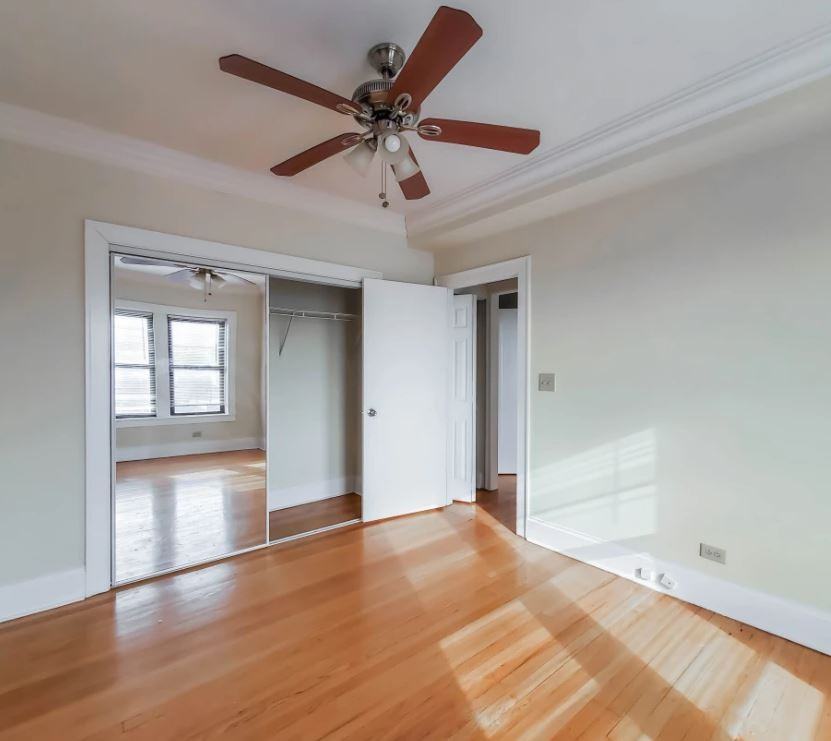 W Fullerton Ave & N Clark St - Photo 3 of 12