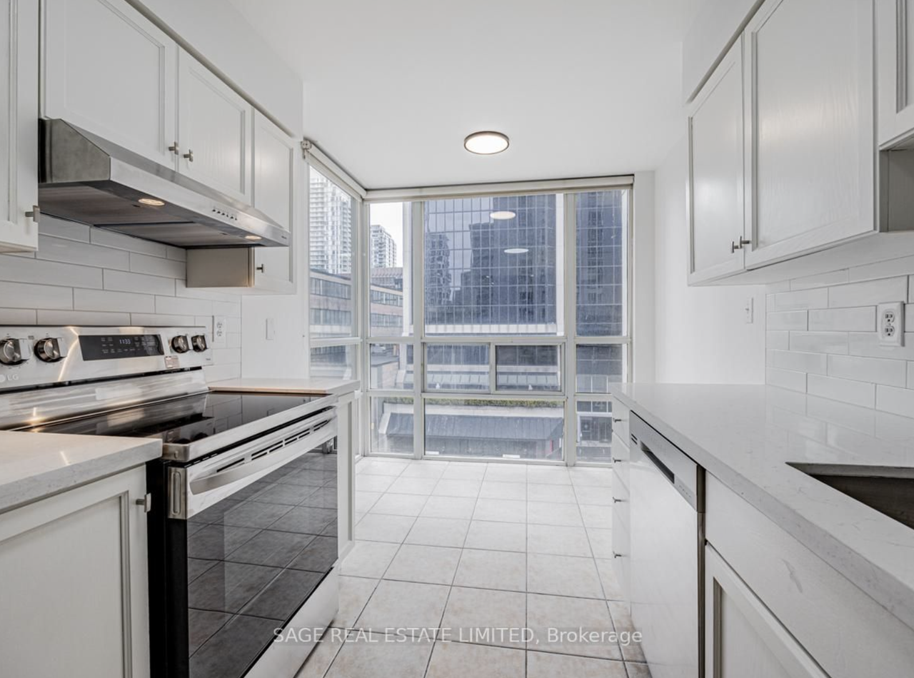 43 Eglinton Avenue East #503 - Photo 2 of 7