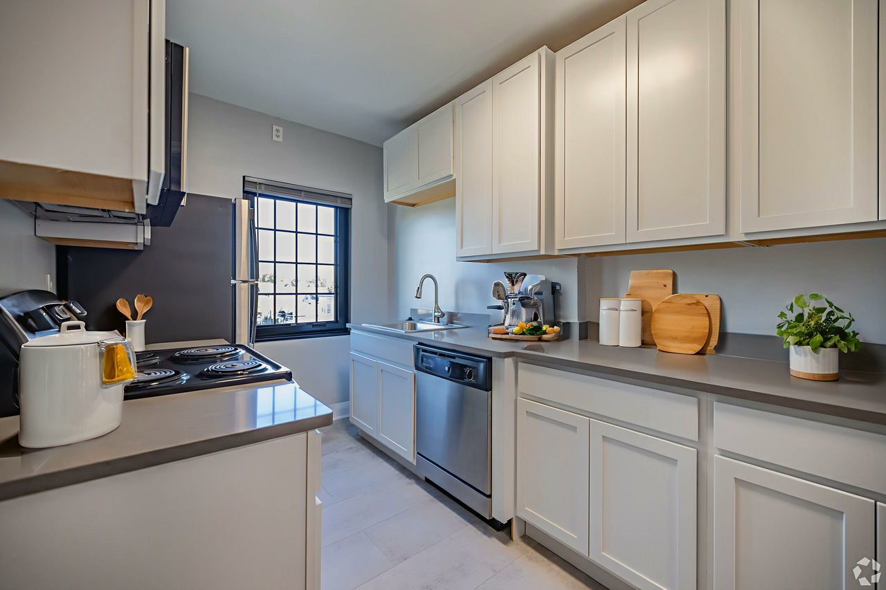 Hyde Park Terrace - Photo 5 of 50