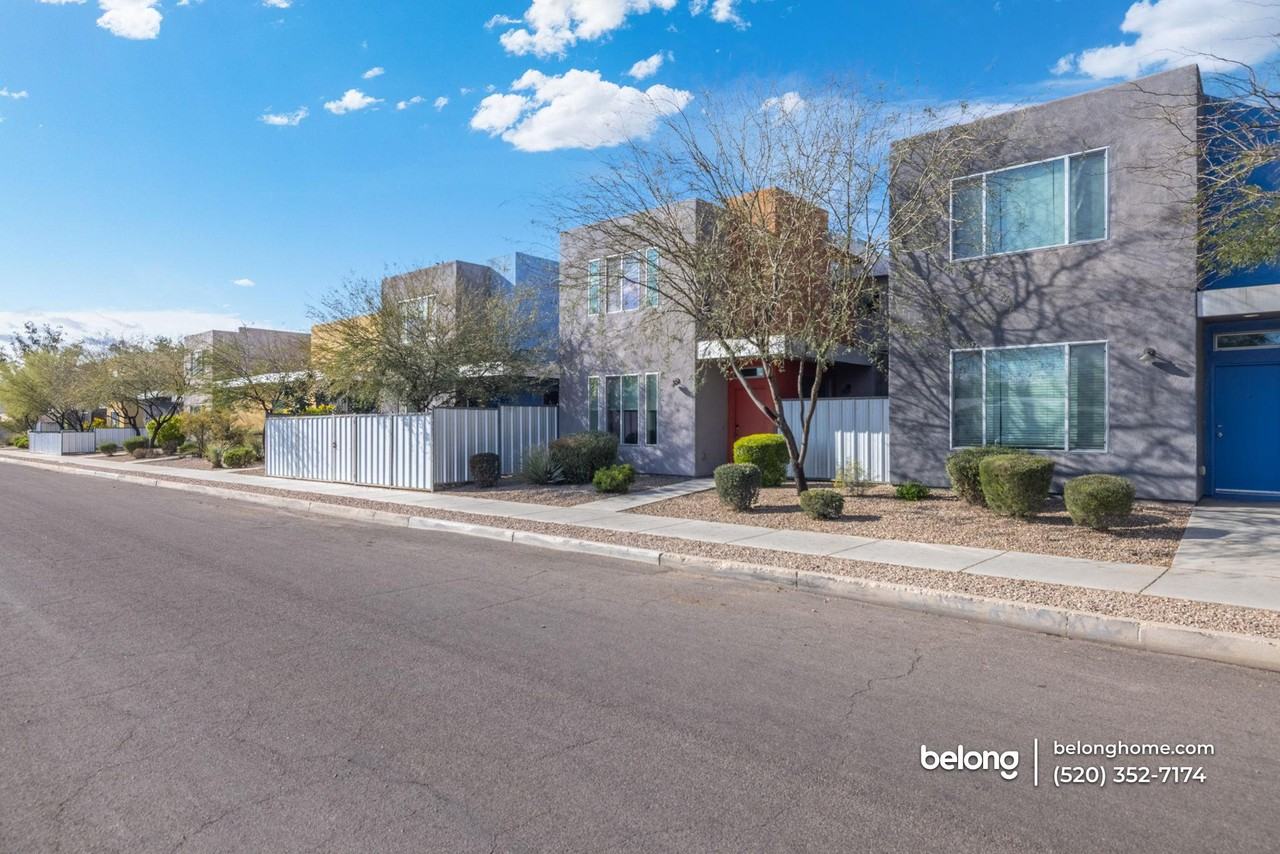 864 E Park Modern Dr - Photo 3 of 26