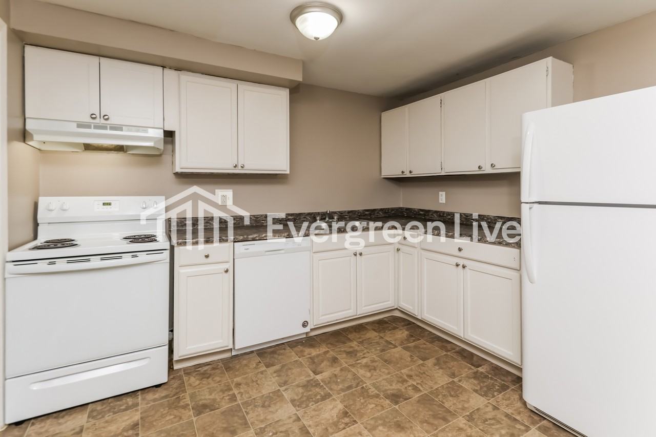 8195 Mount Carmel St - Photo 5 of 15