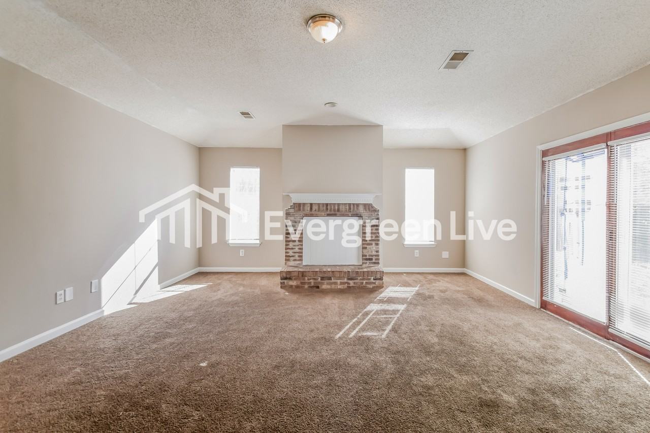 2724 Van Der Veer Dr - Photo 4 of 15