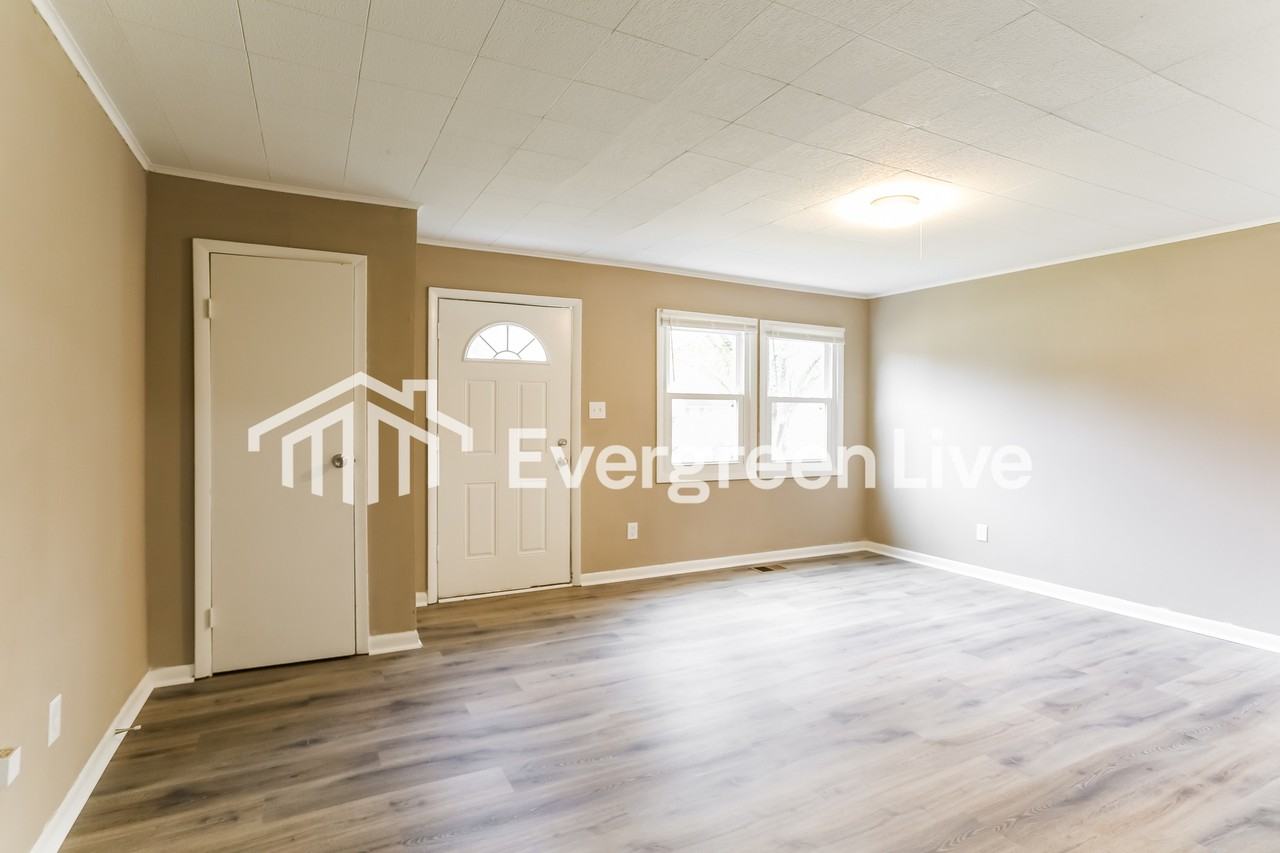 894 Antwerp Rd - Photo 4 of 15