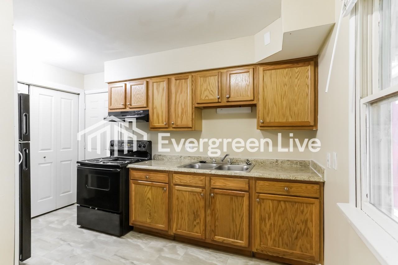 894 Antwerp Rd - Photo 6 of 15