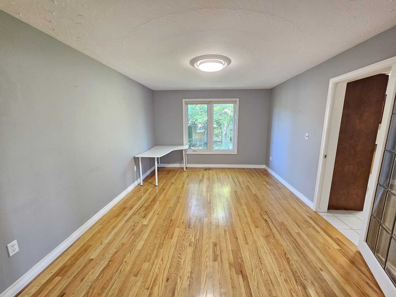 49 Decew Woods Ct - Photo 4 of 20