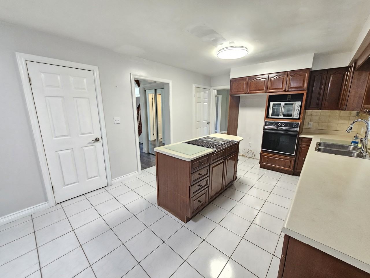 49 Decew Woods Ct - Photo 6 of 20