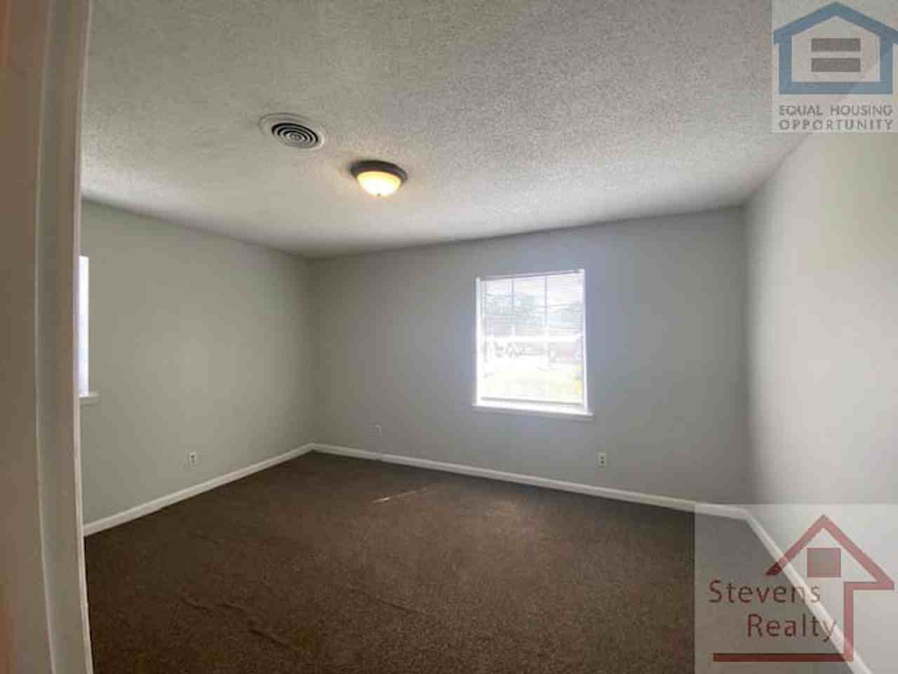 411 Elm Ave #4 - Photo 5 of 12