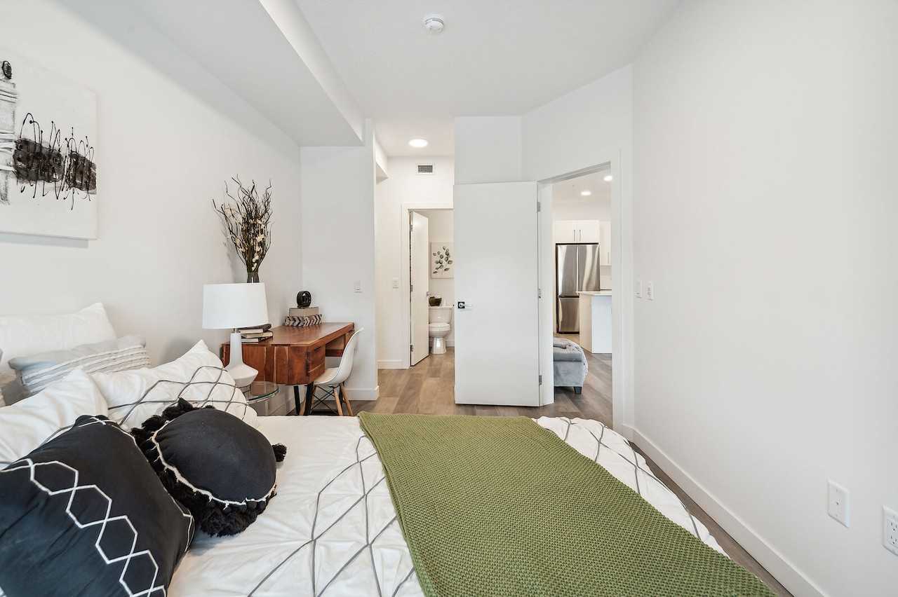 Glenmore Place - Photo 7 of 50