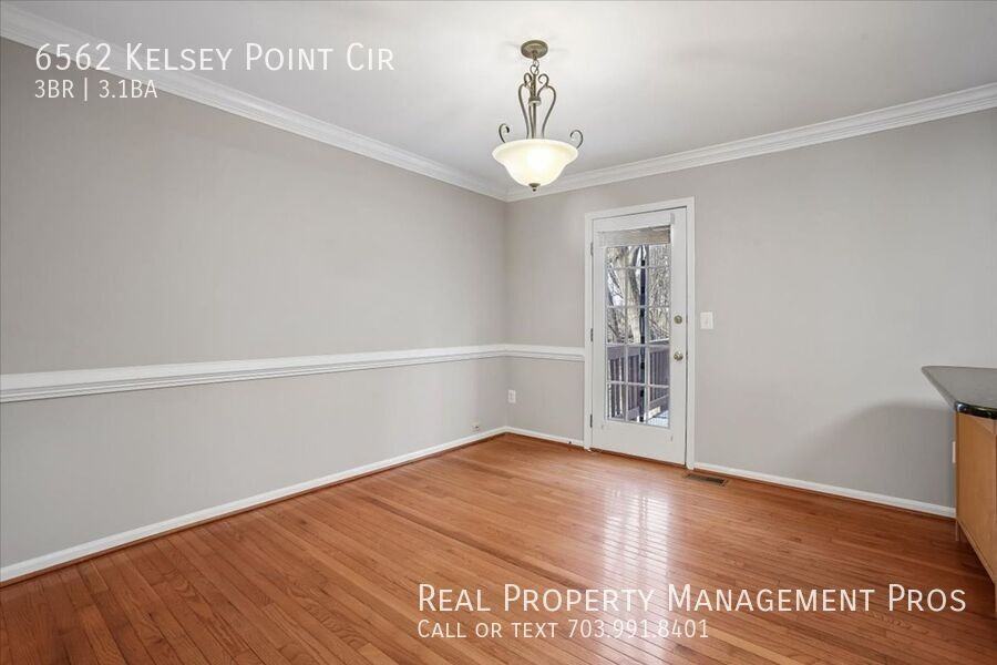 6562 Kelsey Point Cir - Photo 5 of 25