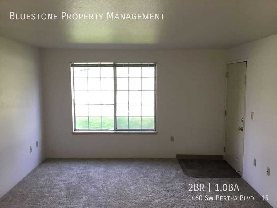 1460 Sw Bertha Blvd #15 - Photo 2 of 5