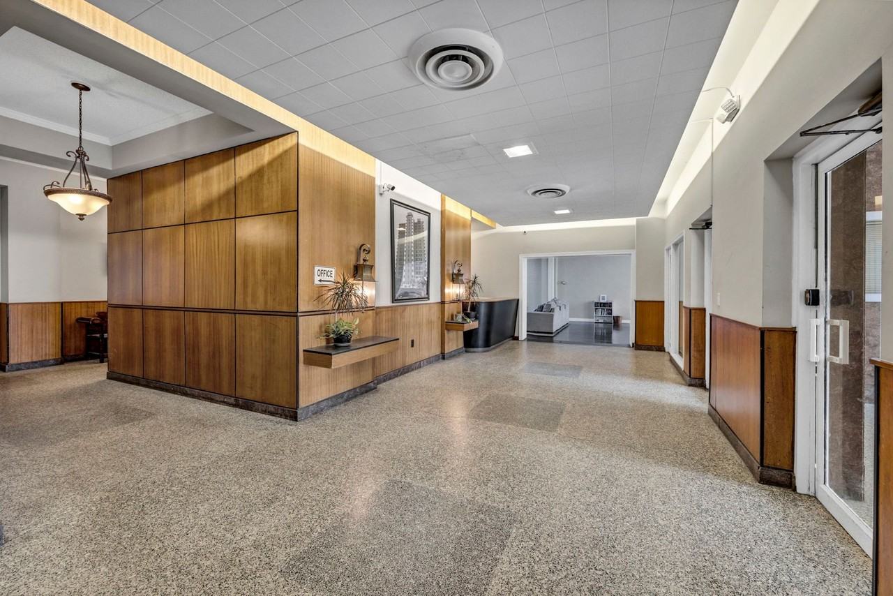 Cornell Arms Apartments - Photo 5 of 34