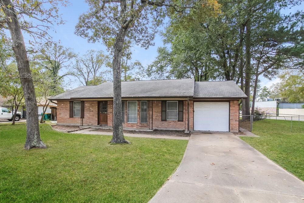 200 Montrose Cir - Photo 2 of 25