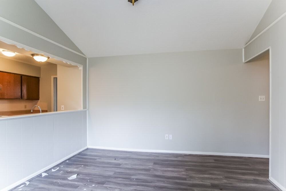 200 Montrose Cir - Photo 6 of 25