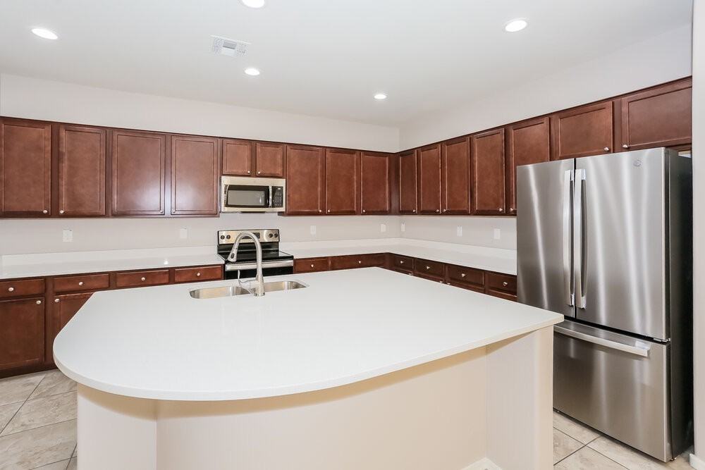 6405 S 47th Dr - Photo 6 of 16