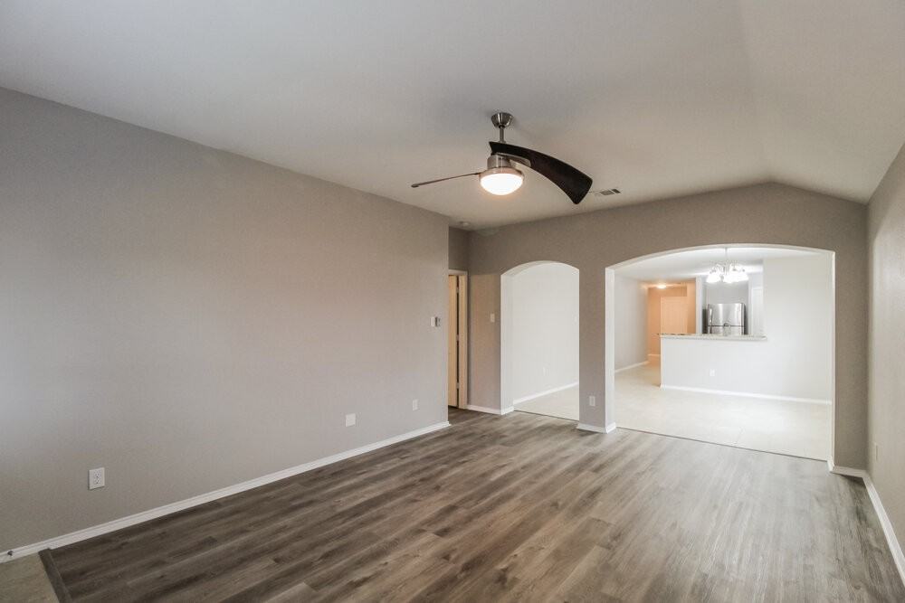 2484 French St - Photo 4 of 16