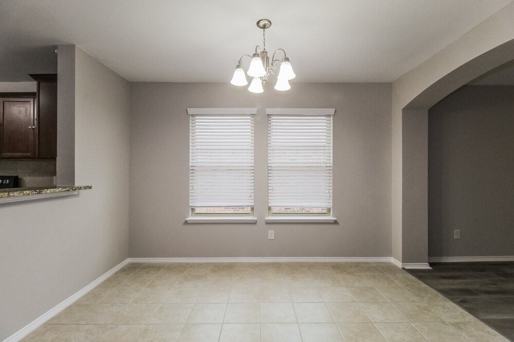 2484 French St - Photo 5 of 16