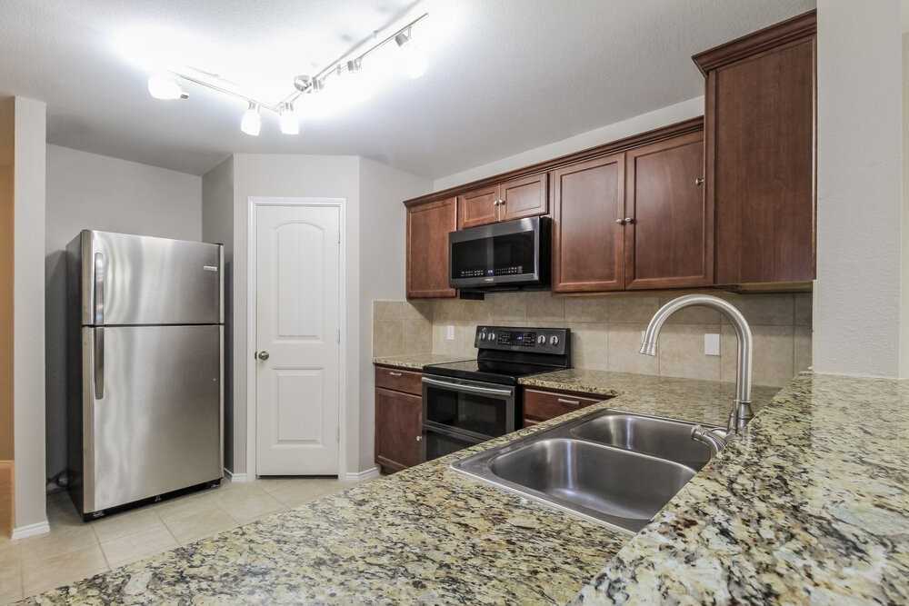 2484 French St - Photo 7 of 16