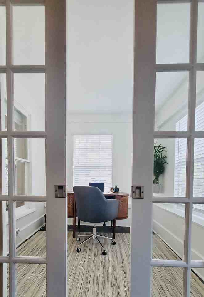 2821 6th Ave N - Photo 3 of 17