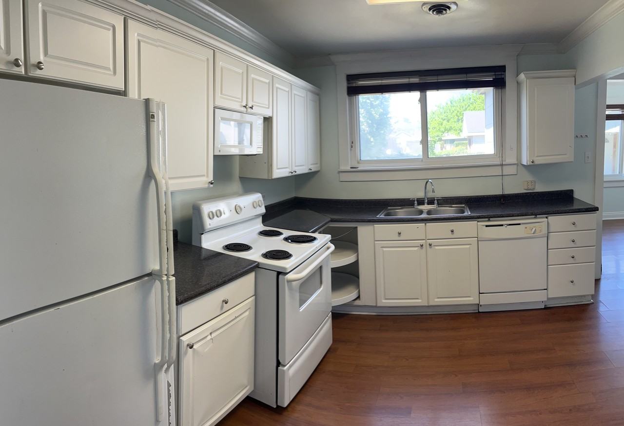 205 Washington Ave - Photo 6 of 13