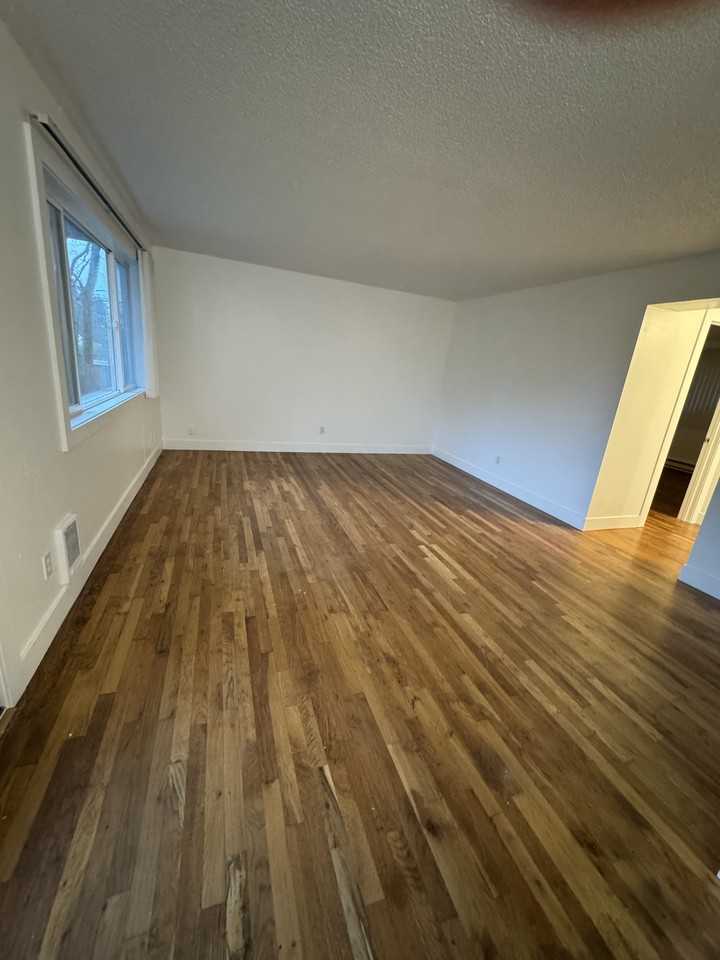 3622 E 13th St - Photo 2 of 14