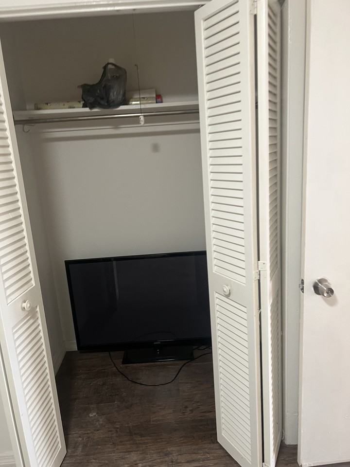 3106 Harbor Blvd #2B - Photo 4 of 11