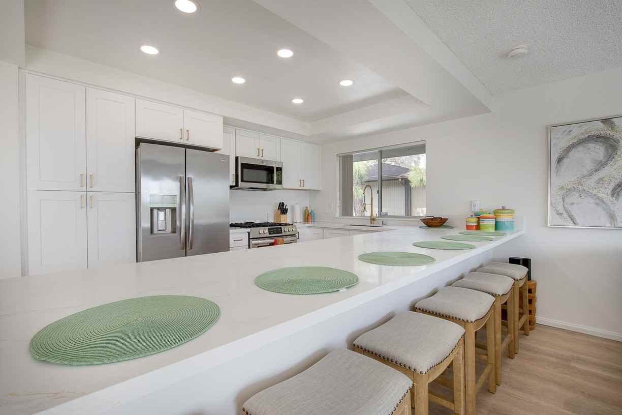 8143 La Jolla Scenic Dr N - Photo 7 of 23