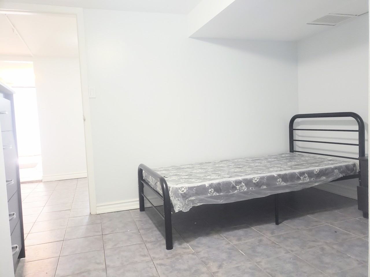 685 Greenwood Avenue #BSMT - Photo 7 of 10