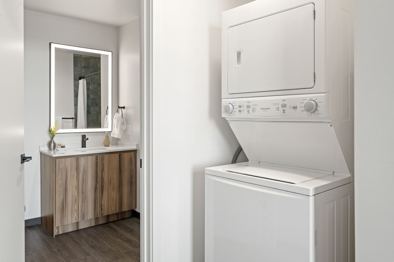 187 N Ashland Ave - Photo 5 of 8