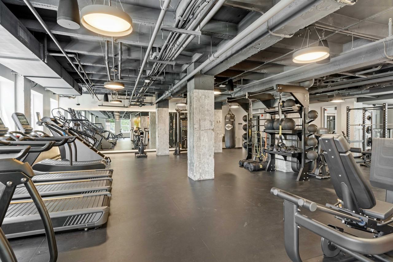 187 N Ashland Ave - Photo 6 of 8