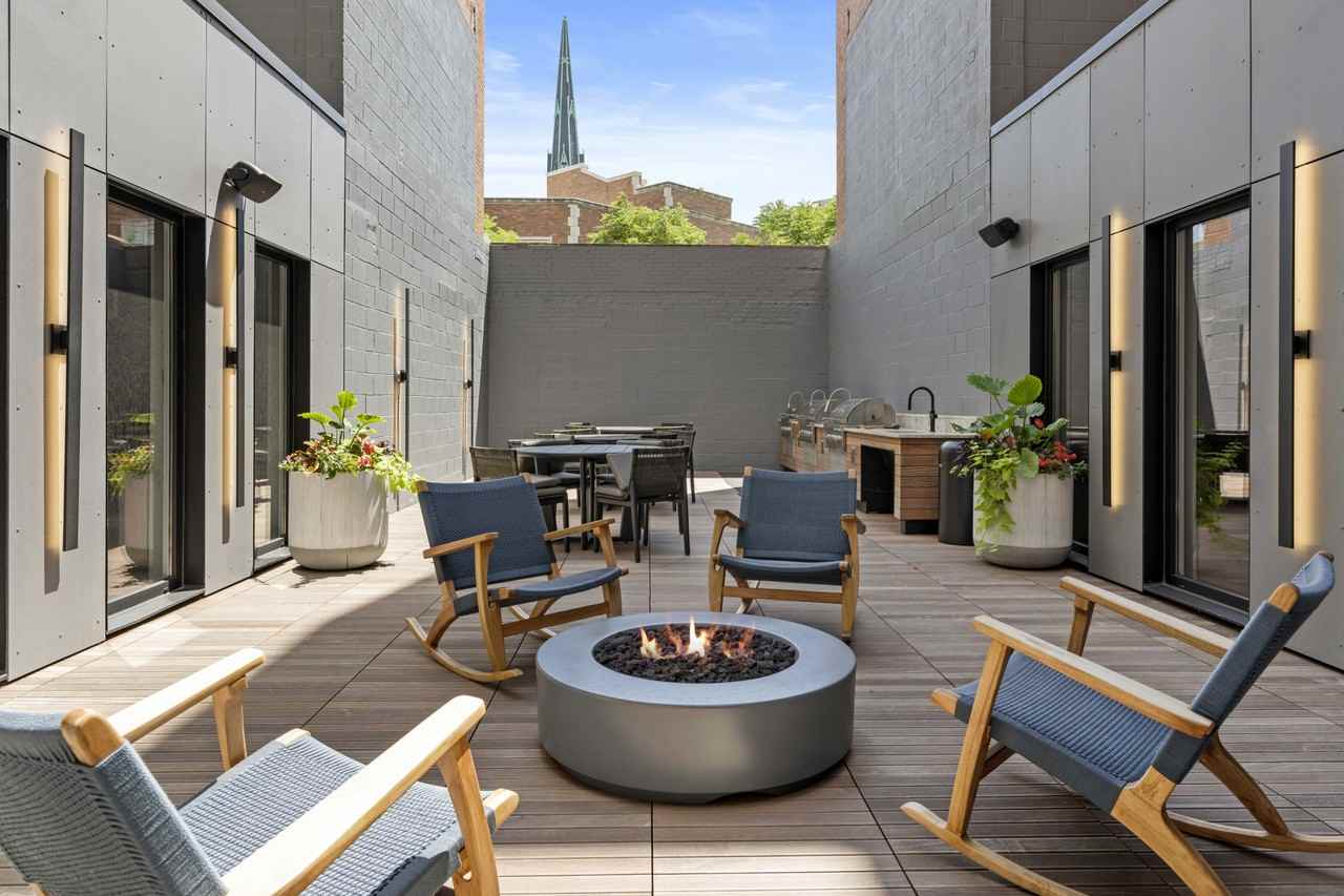 187 N Ashland Ave - Photo 7 of 8