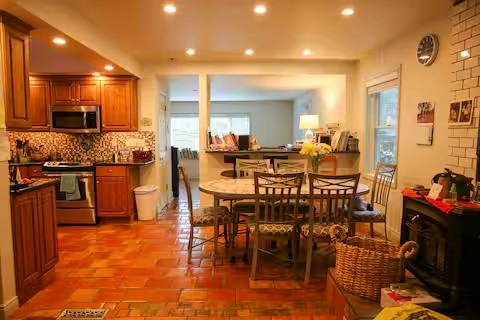 4872 River Rd - Photo 4 of 18