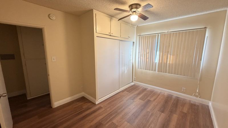 1433 W 84th Pl - Photo 6 of 9