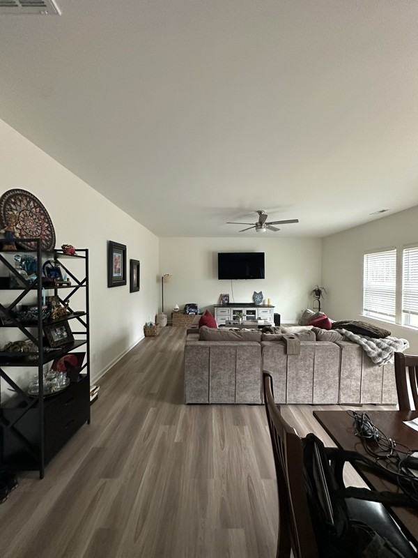 423 Bassett Ln - Photo 2 of 15