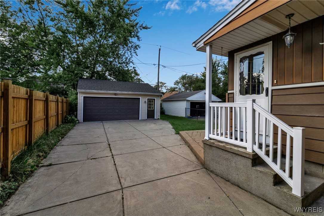 178 Wellington Ave - Photo 7 of 16