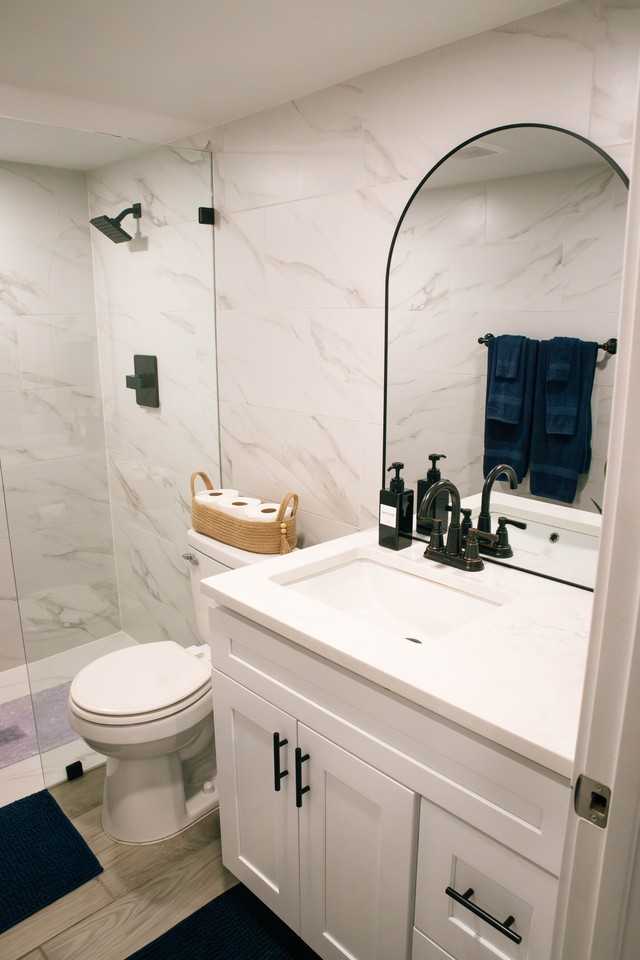 3805 E 11th St #B - Photo 6 of 16