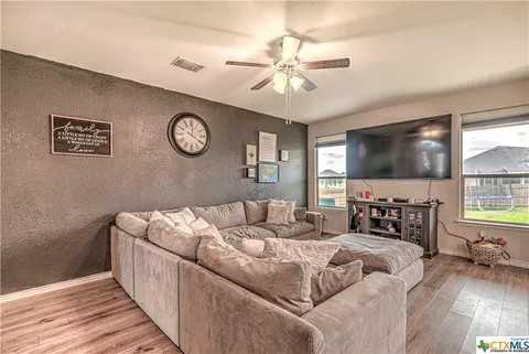 6107 Lavaca Dr - Photo 5 of 13