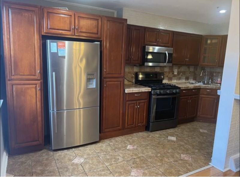 4337 H St - Photo 4 of 32